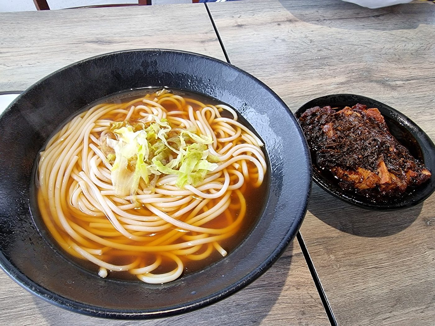 Noodles with a side dish